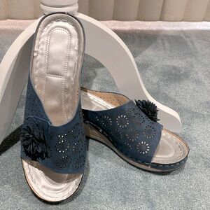 Blue suede slip-on sandles